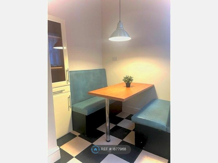 4 Bedroom Terraced House To Rent In Beech Grove, Manchester, M14