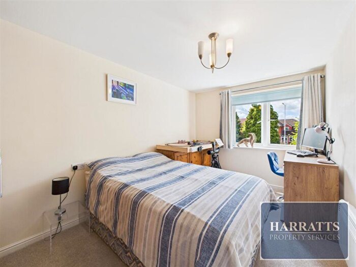 2 Bedroom Apartment For Sale In Marple Road, Stockport, SK2