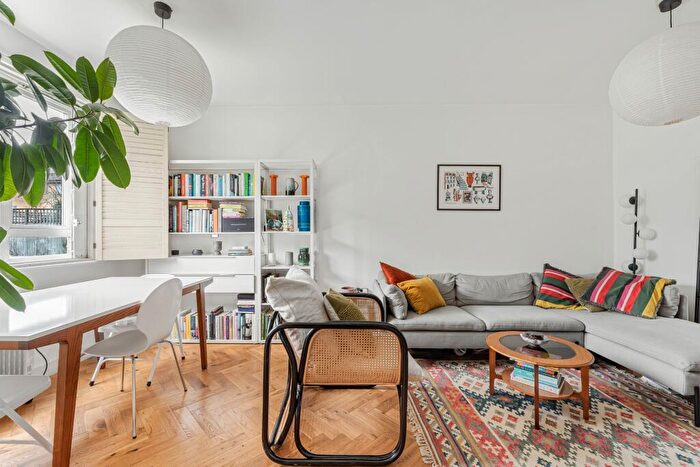 1 Bedroom Apartment To Rent In Mermaid Court, Celandine Drive, Hackney, E8