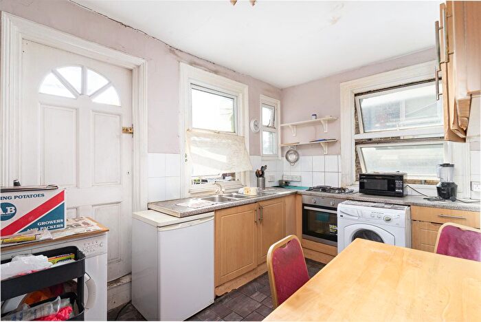 3 Bedroom Flat For Sale In Portland Mansions Portland Road, South Norwood, London, SE25