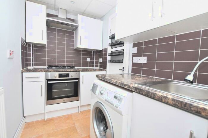 Studio To Rent In Westbrook Road Thornton Heath, CR7