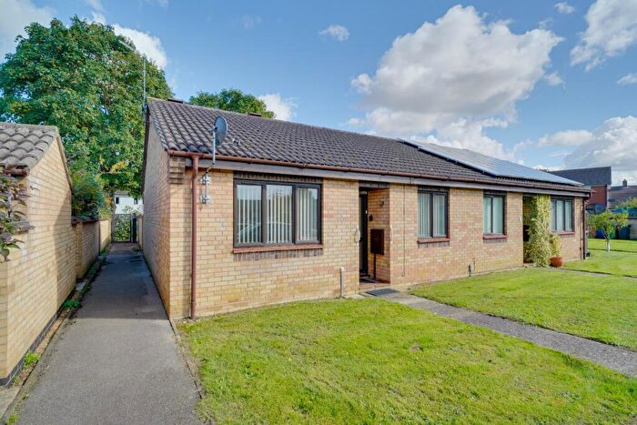 2 Bedroom Bungalow For Sale In John Impey Way, Melbourn, SG8