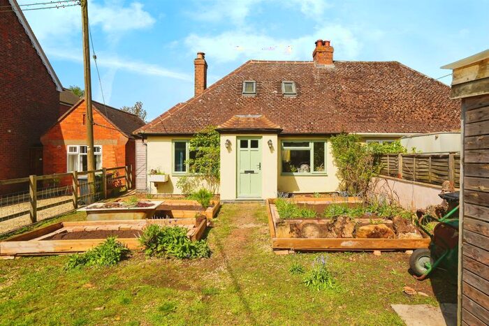 4 Bedroom Semi-Detached House For Sale In Netherton Road, Appleton, Abingdon, OX13