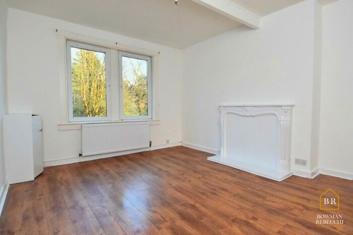 2 Bedroom Flat To Rent In Bow Road, Inverclyde, Greenock, PA16