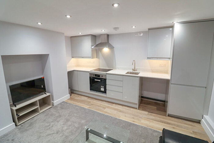1 Bedroom Flat To Rent In St Marys Road, Glossop, SK13