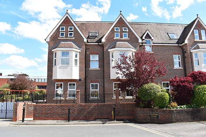 2 Bedroom Flat To Rent In Baker Street, Weybridge, KT13