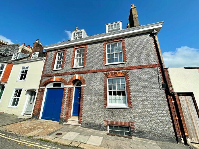 6 Bedroom Town House To Rent In East Street, Lewes, BN7
