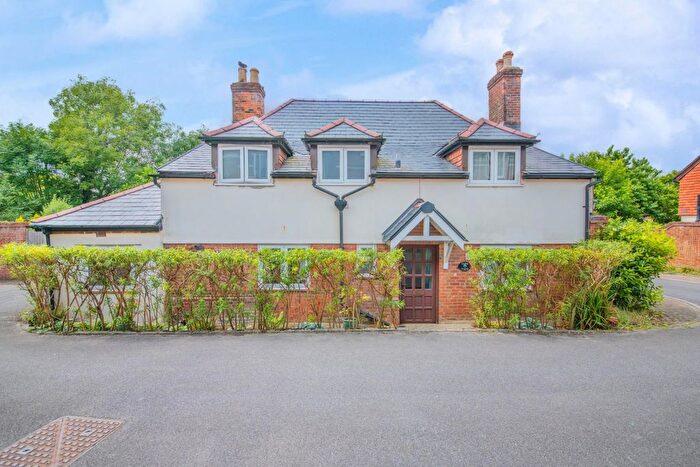 4 Bedroom Cottage For Sale In Botley Road, Fair Oak, Eastleigh, SO50