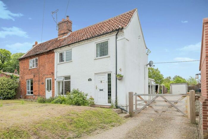 2 Bedroom Semi-Detached House For Sale In The Street, Swafield, North Walsham, NR28