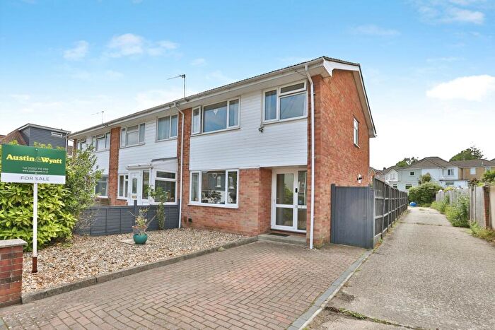 3 Bedroom End Of Terrace House For Sale In Browning Road, Poole, Dorset, BH12
