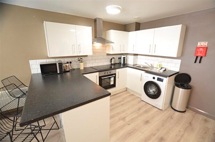 2 Bedroom Apartment For Sale In Romulus Road, Gravesend, DA12