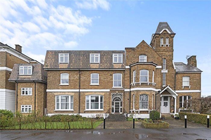1 Bedroom Flat For Sale In Hampton Road, Teddington, TW11