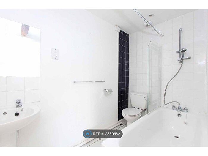 2 Bedroom Flat To Rent In Back Percy Street, Liverpool, L8