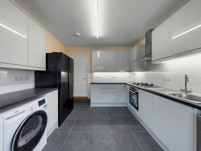 3 Bedroom Maisonette To Rent In Spencer Road, Harrow, HA3