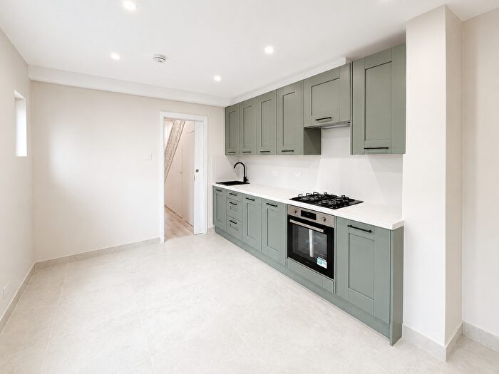 4 Bedroom Terraced House To Rent In Moffat Road, Thornton Heath, CR7