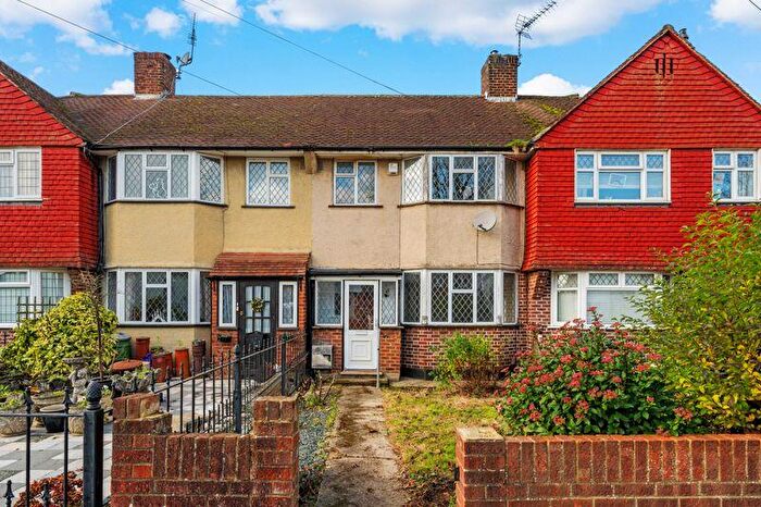 3 Bedroom Terraced House For Sale In Pembury Avenue, Worcester Park, KT4
