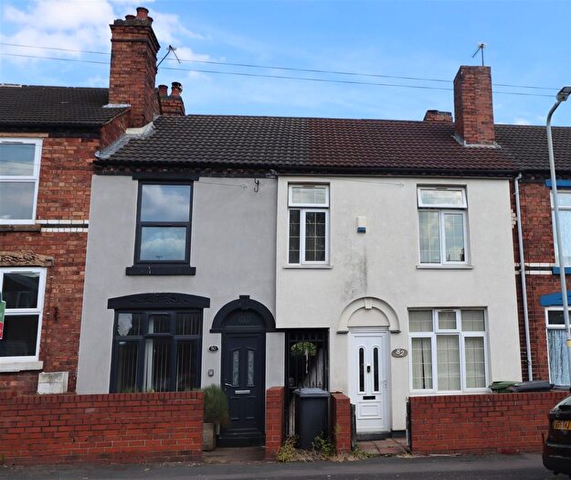 3 Bedroom Semi-Detached House To Rent In Beckett Street, Bilston, WV14