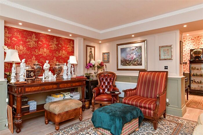 3 Bedroom Detached House For Sale In Felpham Road, Bognor Regis, West Sussex, PO22