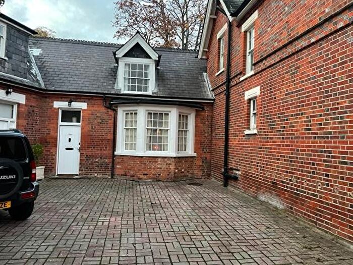 1 Bedroom Cottage To Rent In The Coach House, St. Peters Avenue, Caversham, Reading, Berkshire, RG4