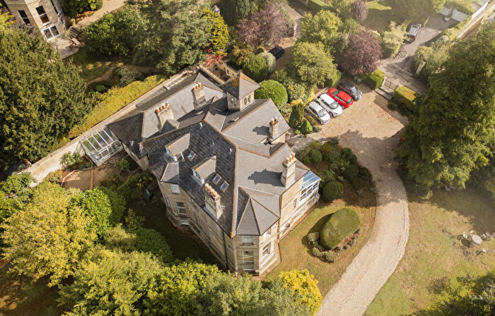 2 Bedroom Apartment For Sale In Park Gardens, Bath, BA1