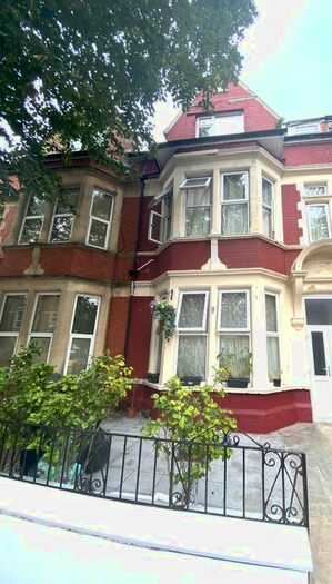 1 Bedroom Flat To Rent In Albany Road, Cardiff, CF24