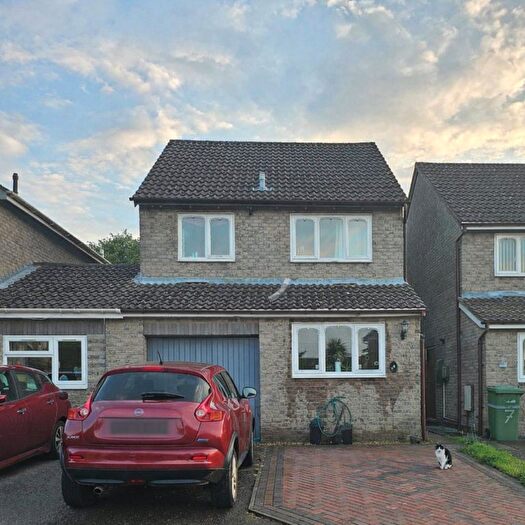 3 Bedroom Link Detached House For Sale In Misburg Close, Shepton Mallet, Somerset, BA4