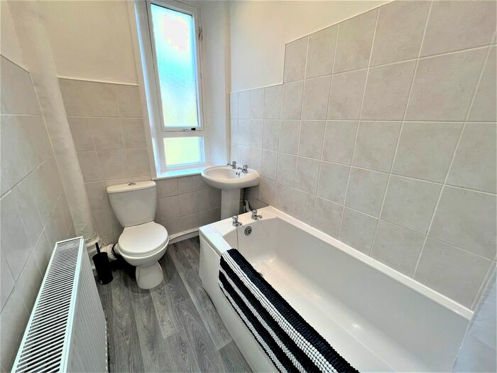 1 Bedroom Flat To Rent In Hollybrook Street, Glasgow, G42