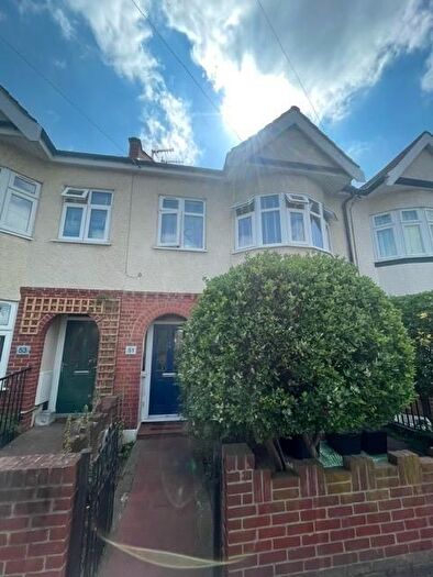 4 Bedroom Property For Sale In Woodville Road, London, E18