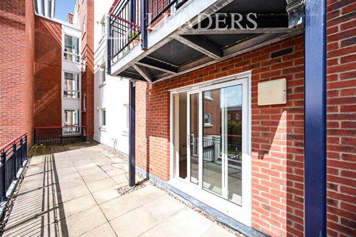 2 Bedroom Flat To Rent In Brecon House, The Canalside, Portsmouth, PO1