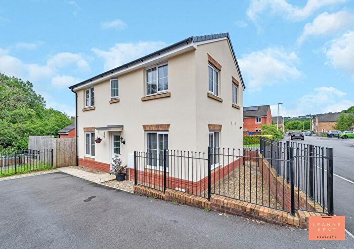 3 Bedroom Detached House For Sale In Waun Draw, Caerphilly, CF83