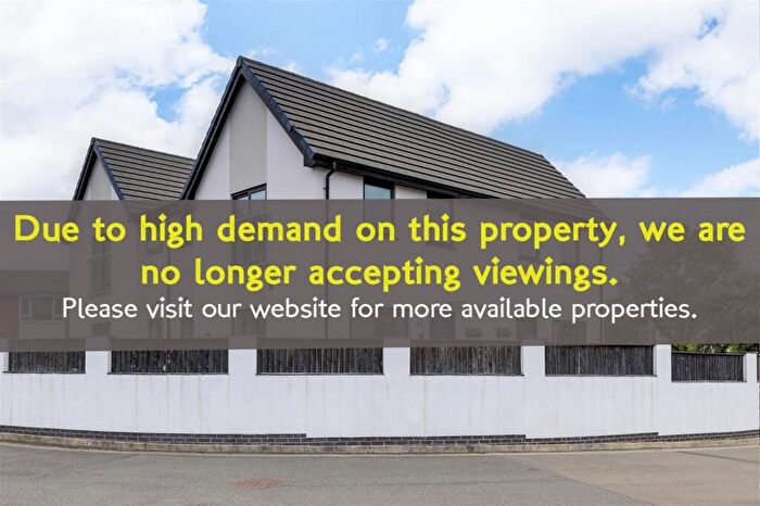 2 Bedroom Town House To Rent In Fletcher Road, Beeston, Nottingham, NG9