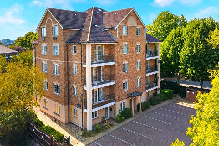 1 Bedroom Flat For Sale In North Road, London, SW19