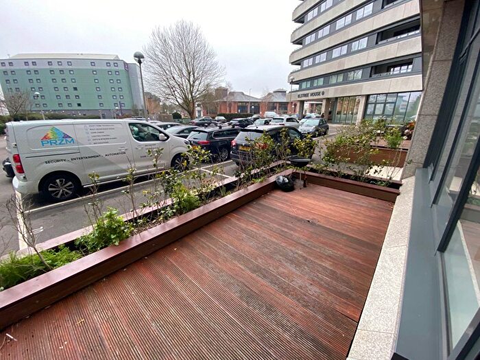 1 Bedroom Flat For Sale In Elstree House, Borehamwood, WD6