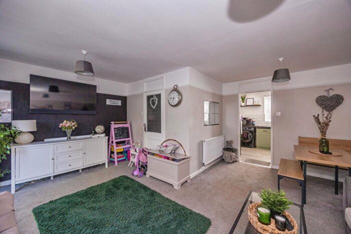 3 Bedroom End Of Terrace House For Sale In Juniper Square., Havant, Hampshire, PO9
