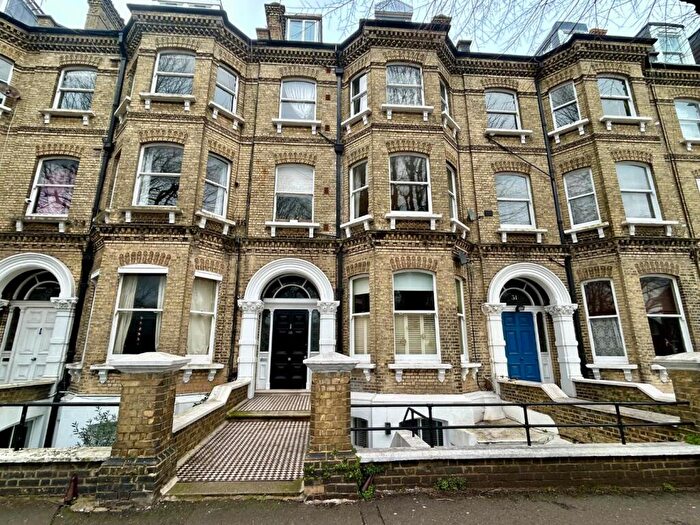 3 Bedroom Flat To Rent In Cromwell Road, Hove, BN3