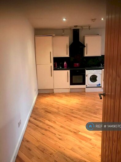 Studio To Rent In Town Street, Stanningley, Pudsey, LS28