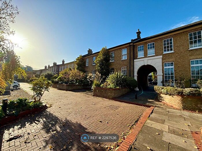 1 Bedroom Flat To Rent In Elderwood Place, London, SE27