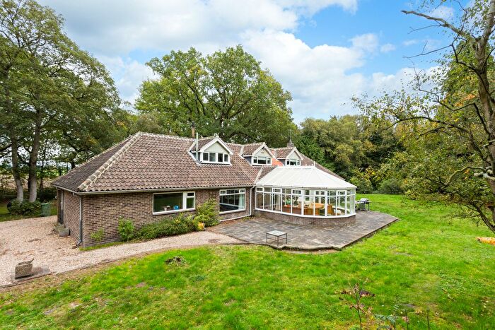 5 Bedroom Bungalow For Sale In North Cliffe, York, East Yorkshire, YO43
