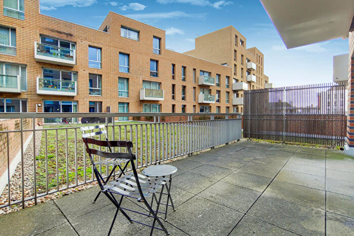 2 Bedroom Flat To Rent In Devons Road, Bow, E3
