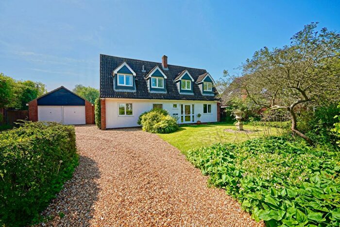 4 Bedroom Detached House For Sale In Wood End Lane, Pertenhall, Bedford, MK44