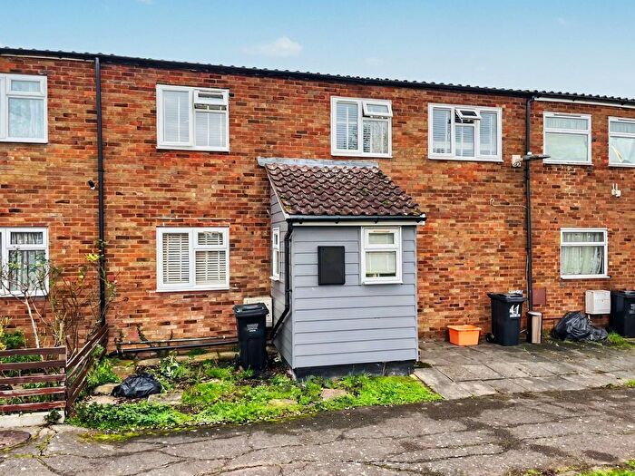 3 Bedroom Terraced House For Sale In Hartford End, Basildon, SS13
