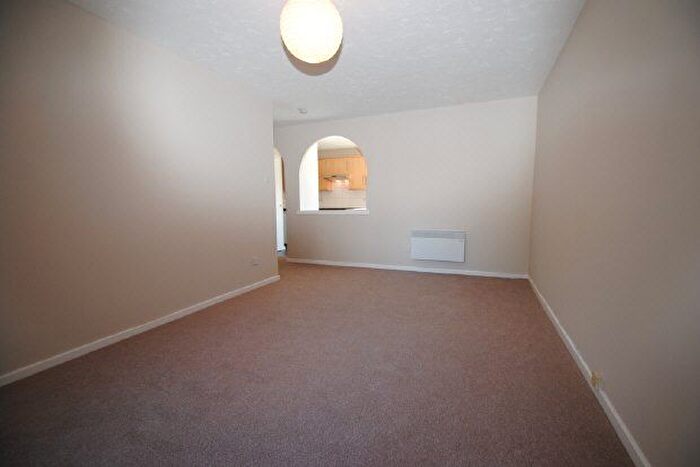 1 Bedroom Flat To Rent In Rowallen Court, Cumberland Place, SE6