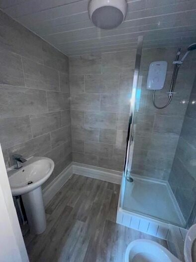 1 Bedroom Flat To Rent In Cricketers Terrace, Leeds, LS12