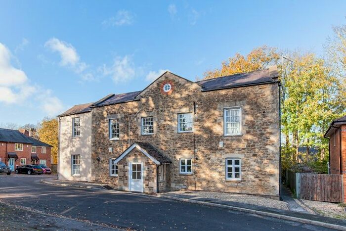 2 Bedroom Flat To Rent In Anne Greenwood Close, Oxford, OX4