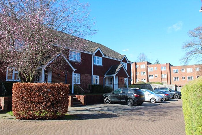 1 Bedroom Flat To Rent In Chesham Road, Guildford, Surrey, GU1