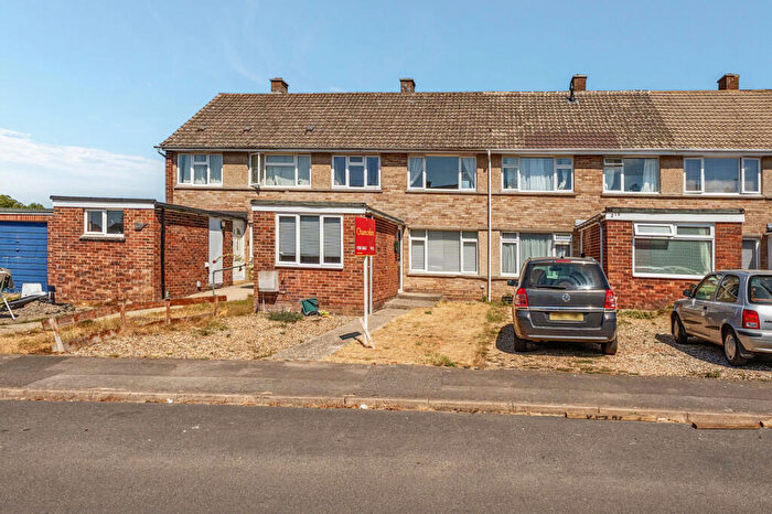 3 Bedroom Terraced House For Sale In Kersey Crescent, Speen, Newbury, RG14
