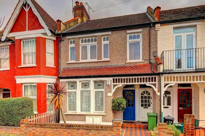 2 Bedroom Maisonette To Rent In Oxford Avenue, Wimbledon Chase, SW20