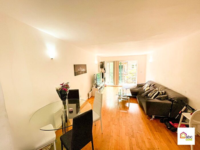 1 Bedroom Detached House To Rent In The Grainstore, Western Gateway, Royal Victoria Docks, London, Ba, Uk, E16