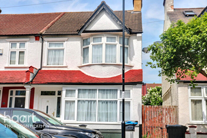 3 Bedroom Terraced House For Sale In Oaklands Avenue, Thornton Heath, CR7