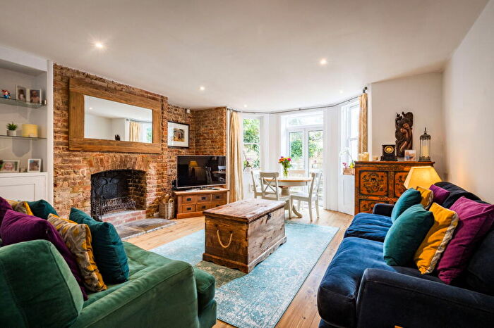 2 Bedroom Apartment For Sale In Sydney Road, Guildford, GU1